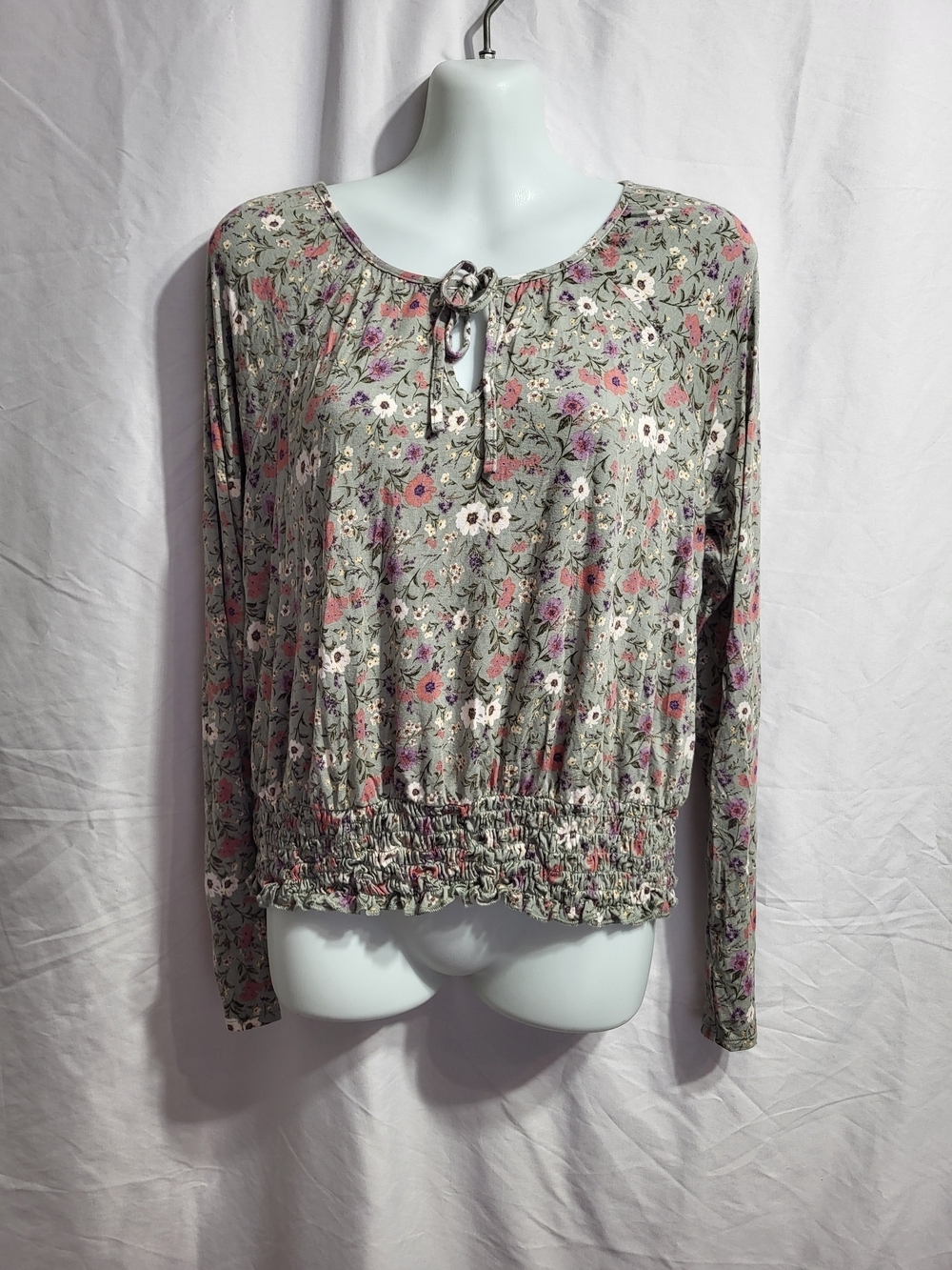 American Eagle Outfitters Sage Floral Tie-Neck Long Sleeve Top, Size Medium